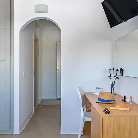 Cape Mykonos 3*