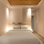Cape Mykonos Hotell 3*